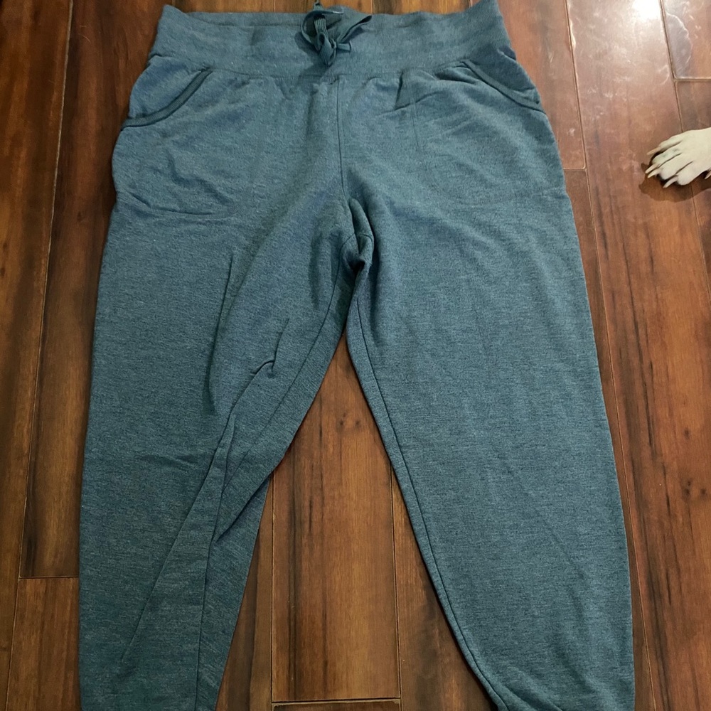 Joggers - Picture 2 of 2